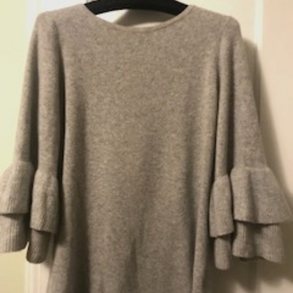 Luxury, bell sleeve cashmere sweater - Picture 1 of 5